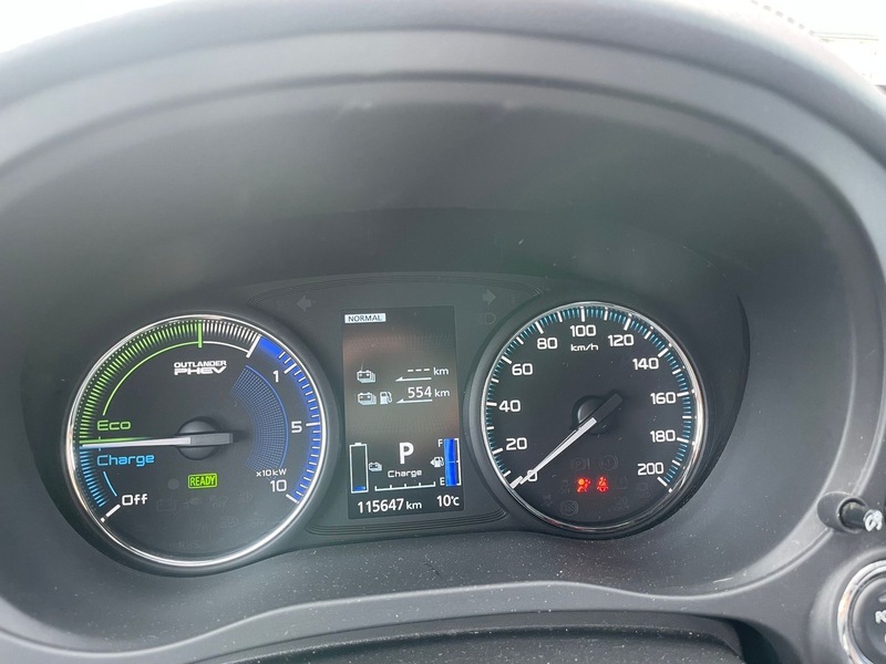 Mitsubishi Outlander PHEV vaihtoauto