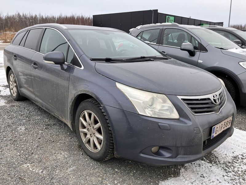Toyota Avensis vaihtoauto