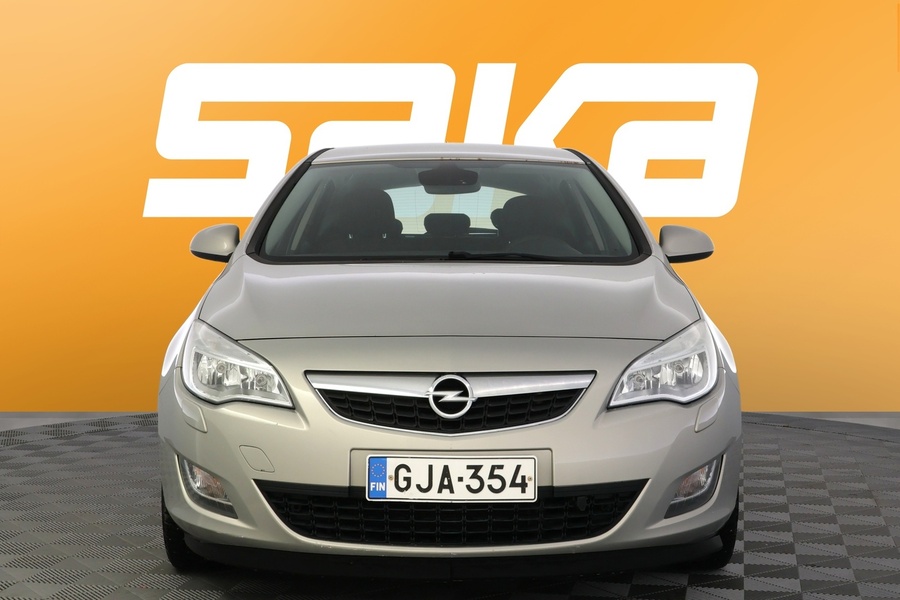 Opel Astra vaihtoauto