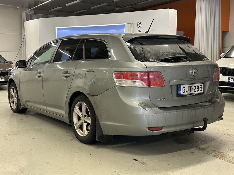 Toyota Avensis vaihtoauto