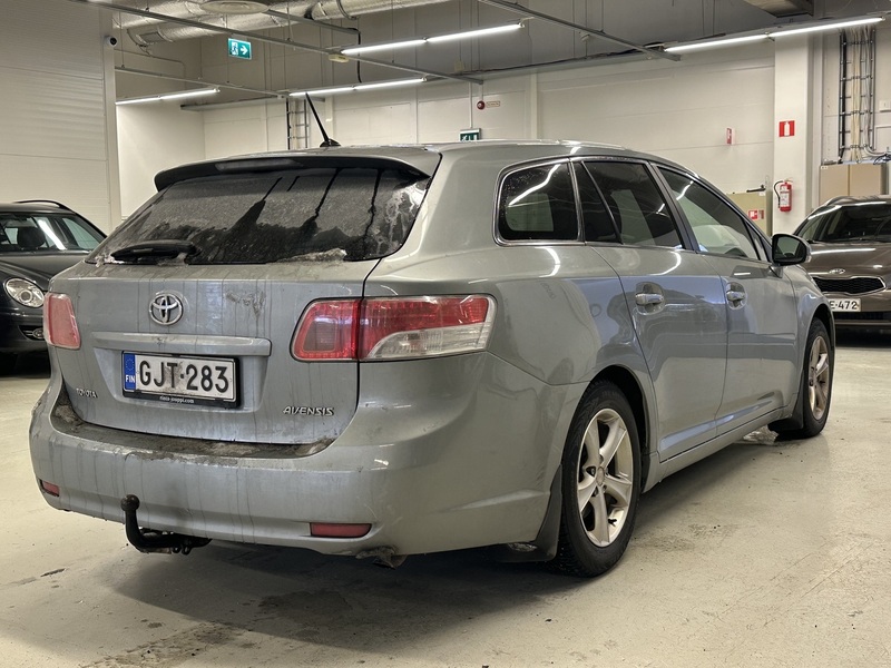 Toyota Avensis vaihtoauto
