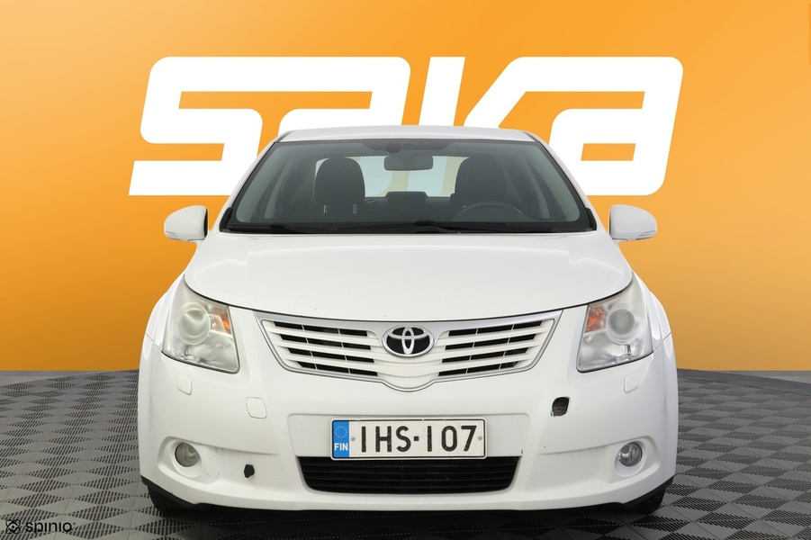 Toyota Avensis vaihtoauto