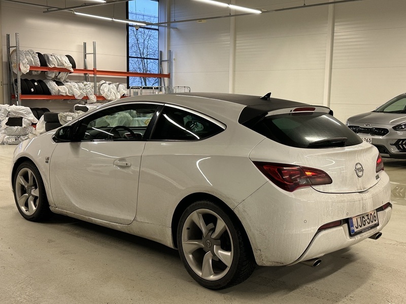 Opel Astra vaihtoauto