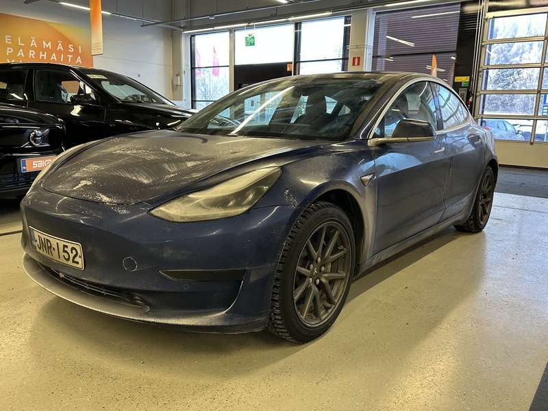 Tesla Model 3 vaihtoauto