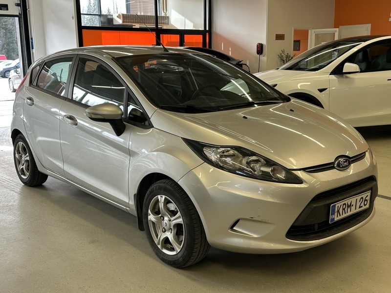 Ford Fiesta vaihtoauto