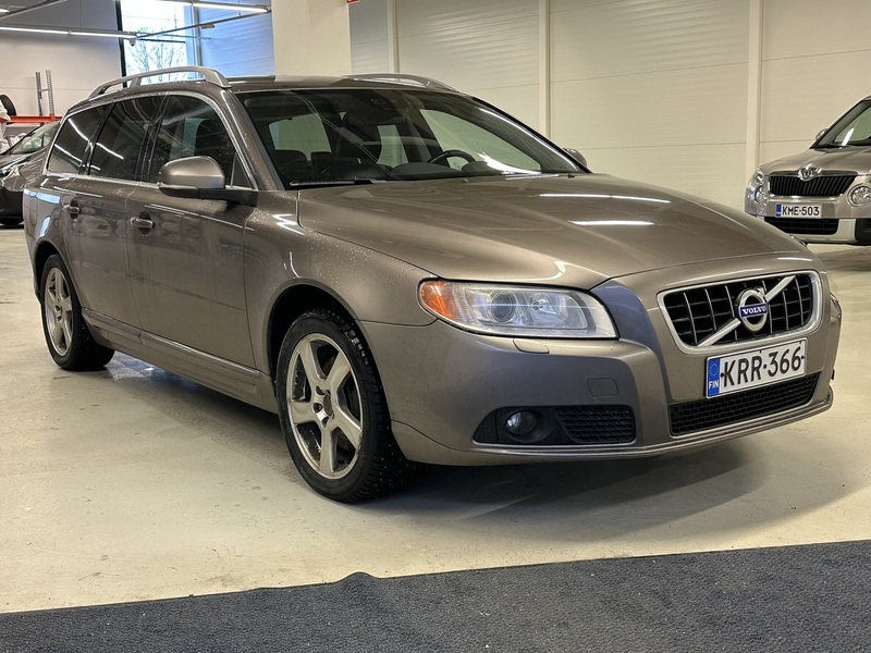 Volvo V70 vaihtoauto