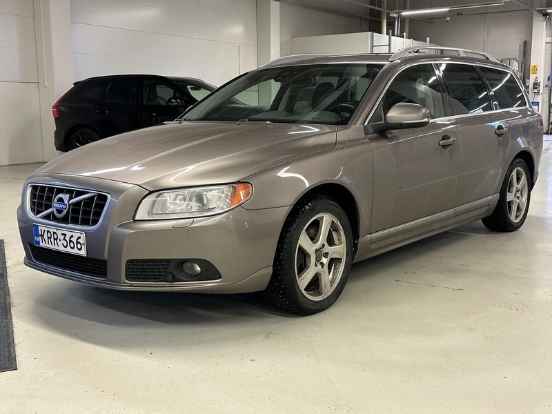 Volvo V70 vaihtoauto