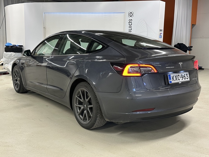 Tesla Model 3 vaihtoauto
