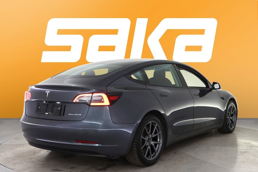 Tesla Model 3 vaihtoauto