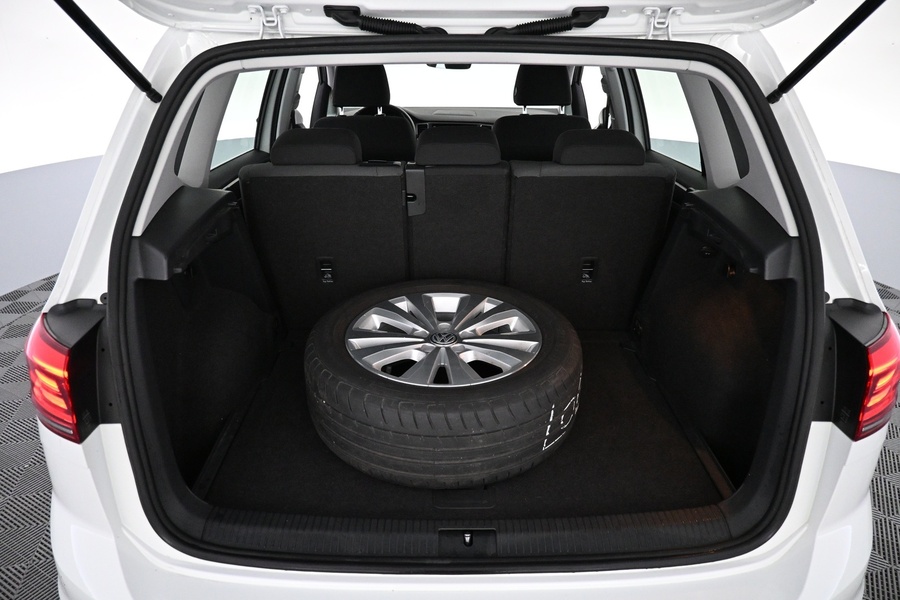 Volkswagen Golf Sportsvan vaihtoauto