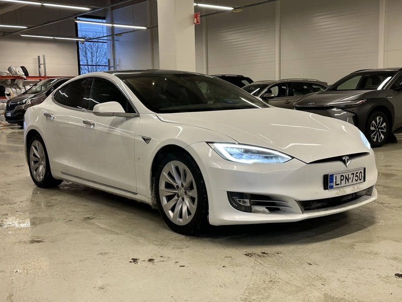 Tesla Model S vaihtoauto