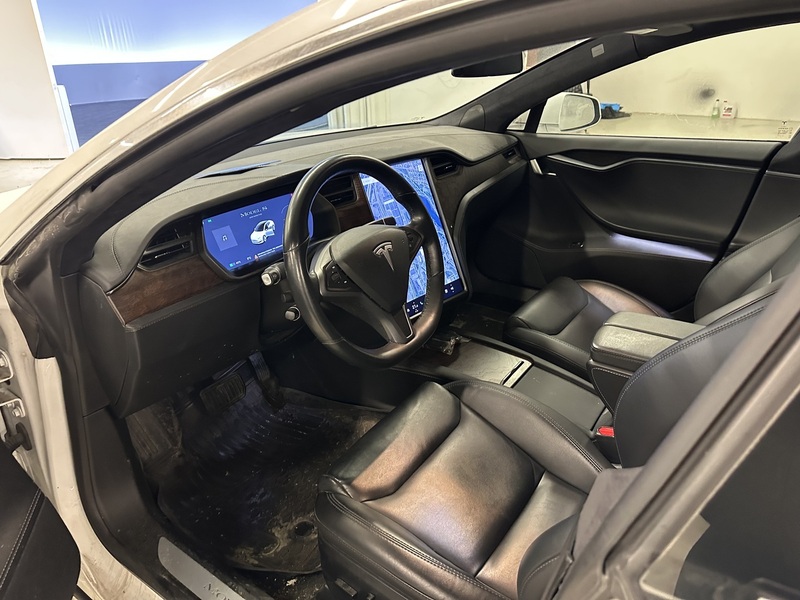 Tesla Model S vaihtoauto