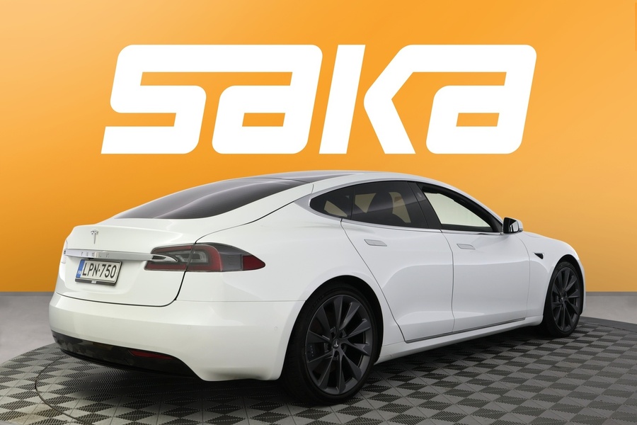 Tesla Model S vaihtoauto