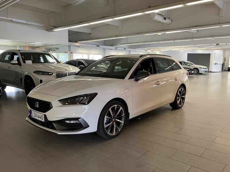 SEAT Leon Sportstourer vaihtoauto
