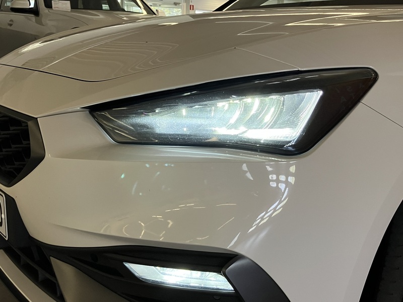 SEAT Leon Sportstourer vaihtoauto