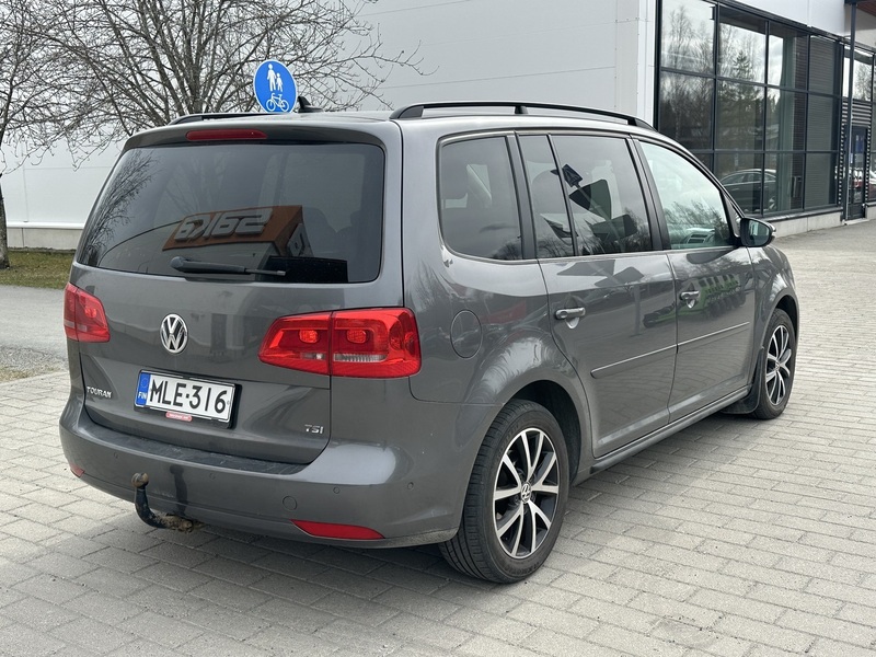 Volkswagen Touran vaihtoauto