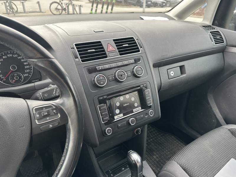 Volkswagen Touran vaihtoauto