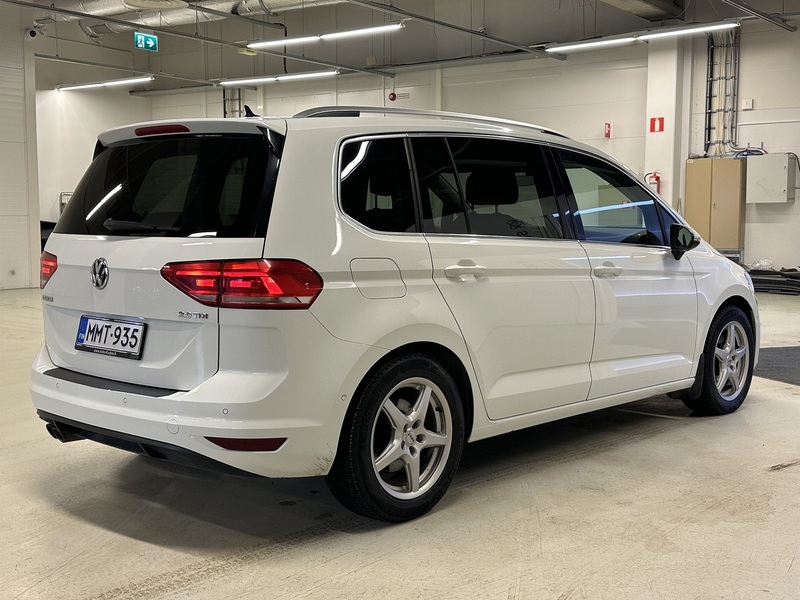 Volkswagen Touran vaihtoauto