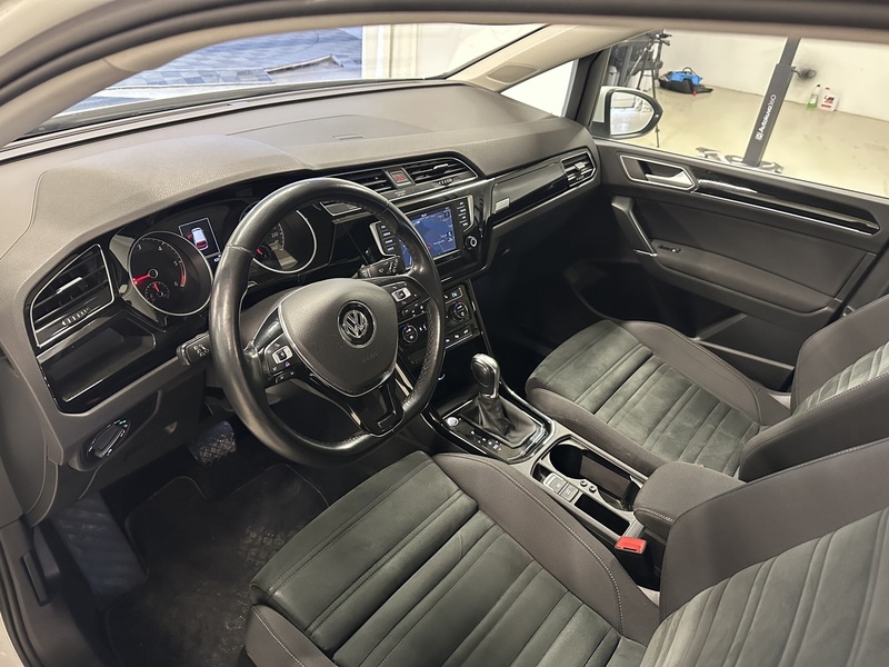 Volkswagen Touran vaihtoauto