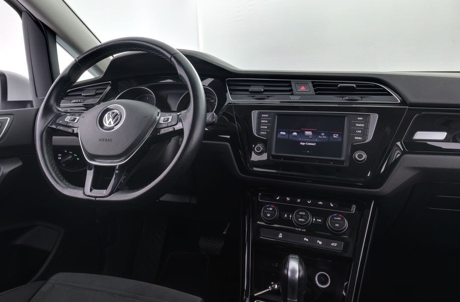 Volkswagen Touran vaihtoauto