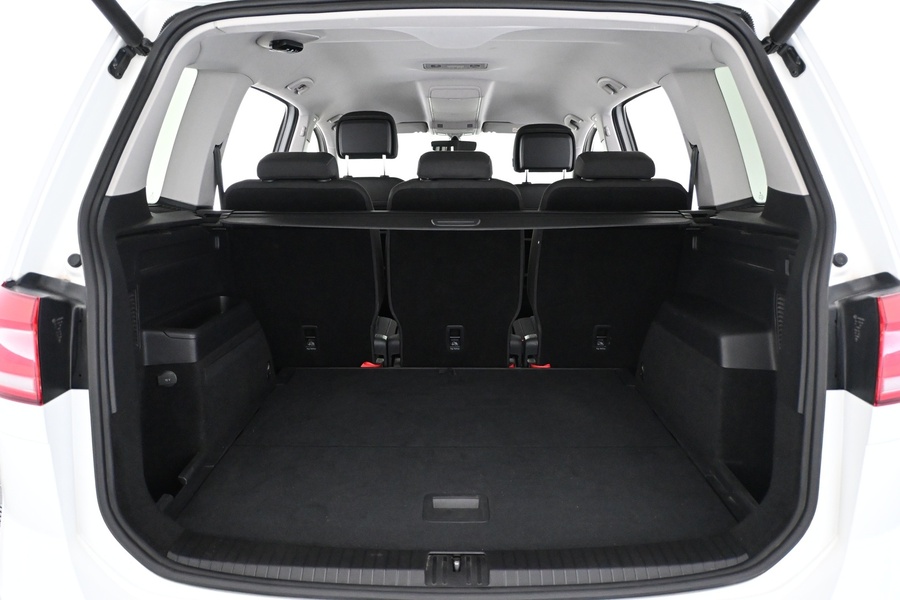 Volkswagen Touran vaihtoauto