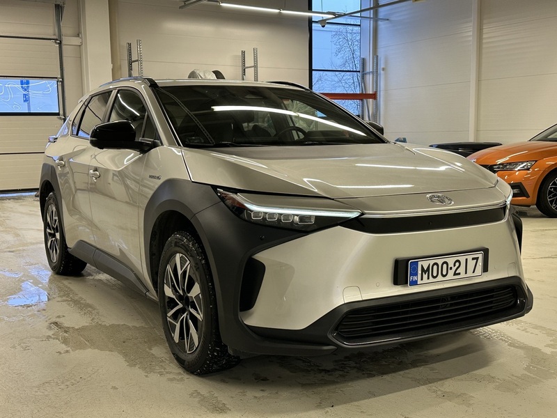 Toyota bZ4X vaihtoauto