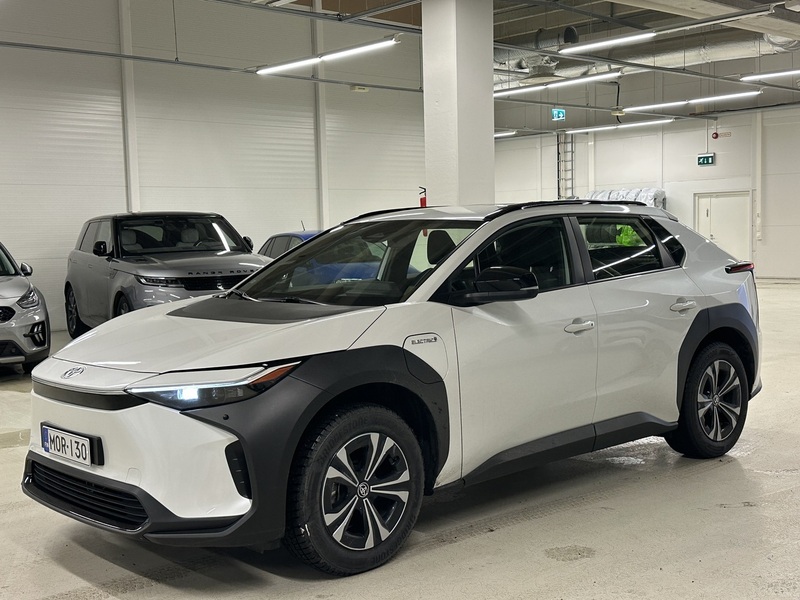 Toyota bZ4X vaihtoauto