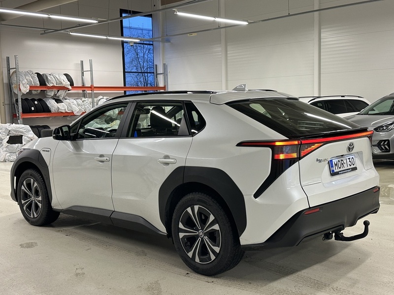 Toyota bZ4X vaihtoauto