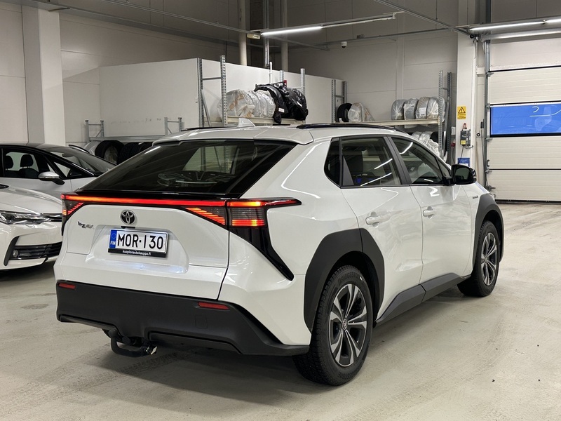 Toyota bZ4X vaihtoauto