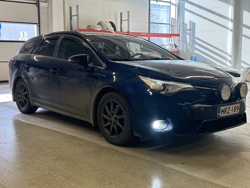 Toyota Avensis vaihtoauto