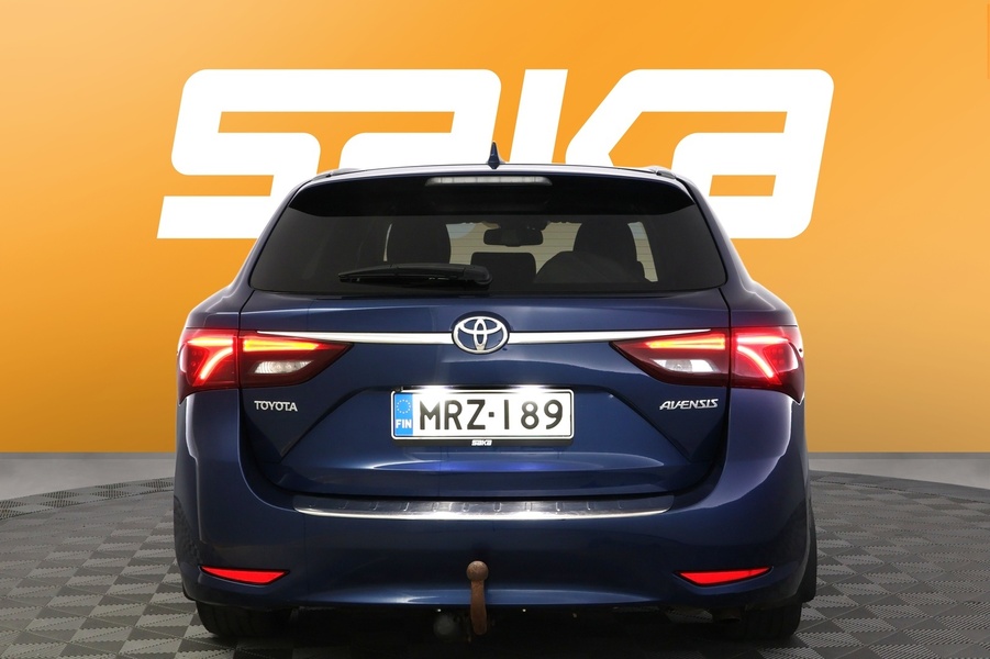Toyota Avensis vaihtoauto