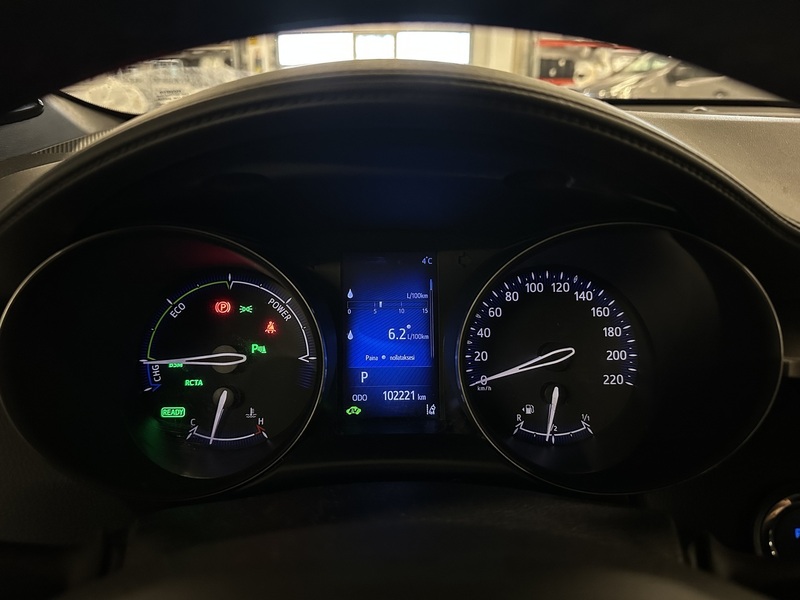 Toyota C-HR vaihtoauto