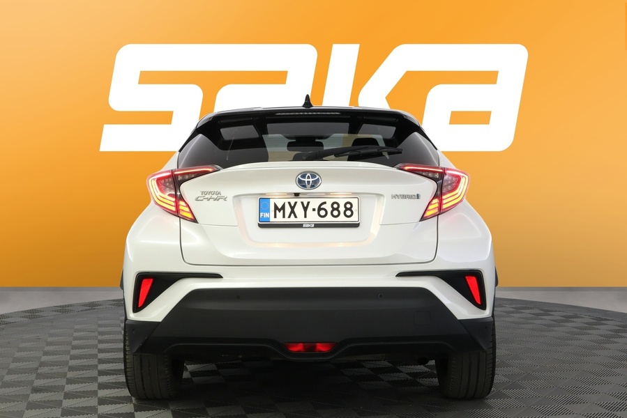 Toyota C-HR vaihtoauto