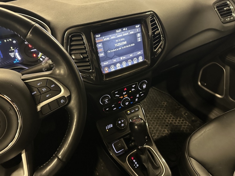 Jeep Compass vaihtoauto