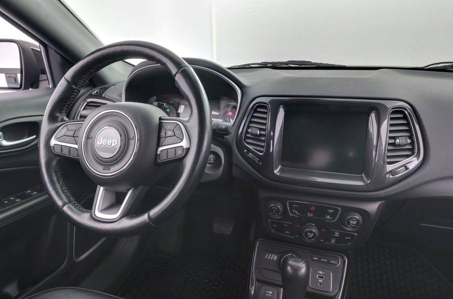 Jeep Compass vaihtoauto