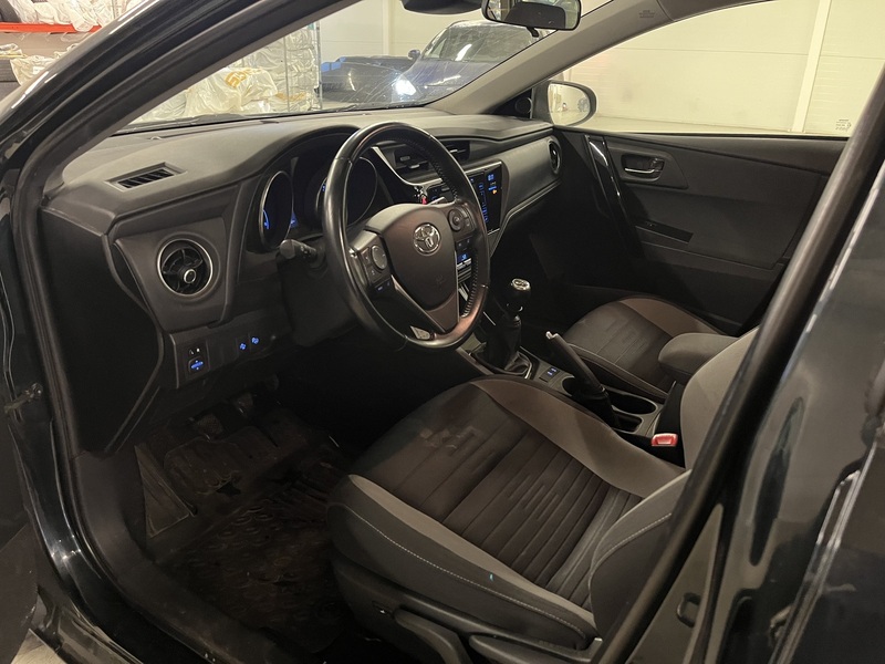 Toyota Auris vaihtoauto