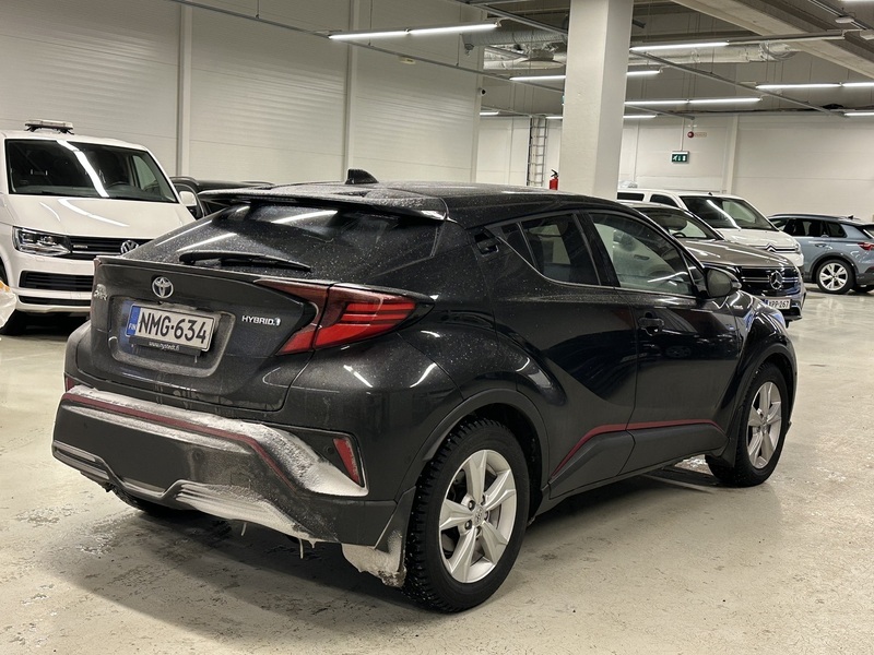 Toyota C-HR vaihtoauto