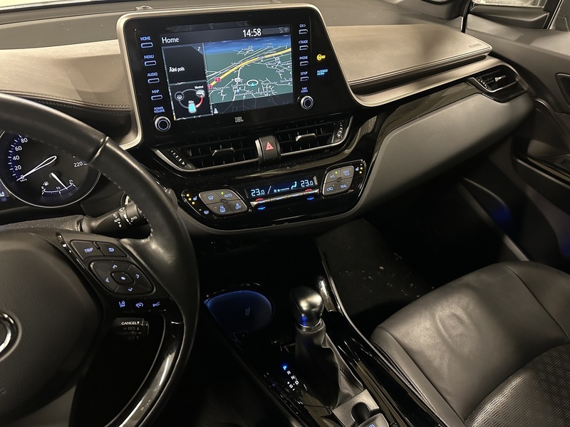 Toyota C-HR vaihtoauto