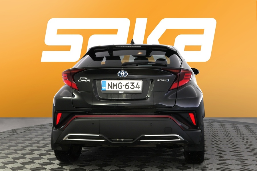 Toyota C-HR vaihtoauto