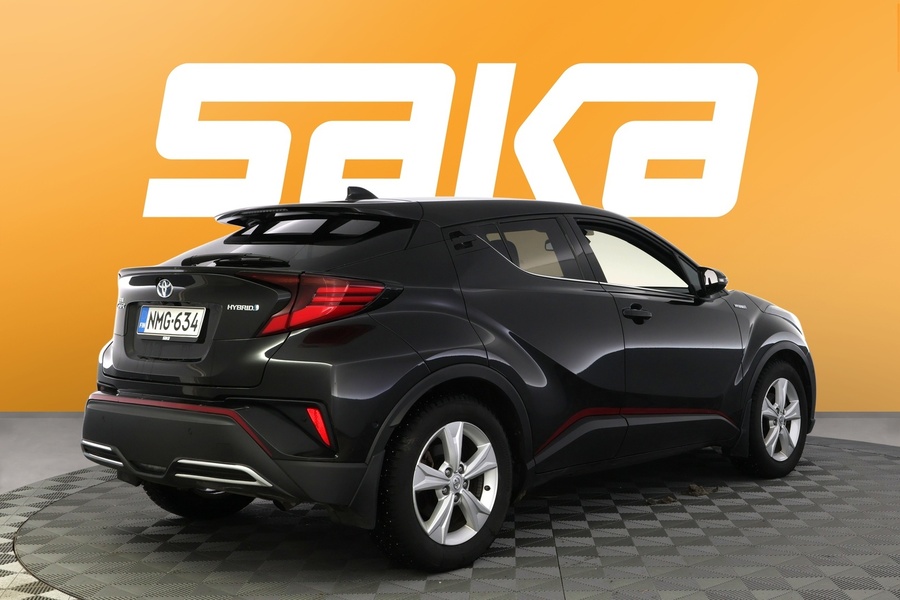 Toyota C-HR vaihtoauto