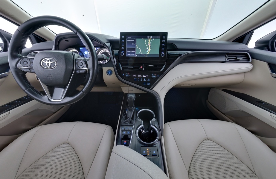 Toyota Camry vaihtoauto