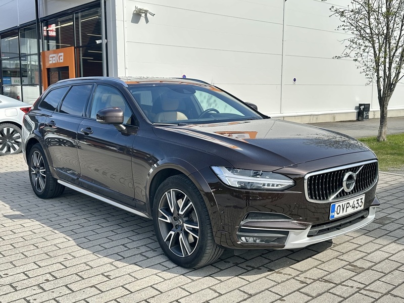 Volvo V90 Cross Country vaihtoauto