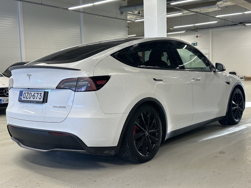 Tesla Model Y vaihtoauto