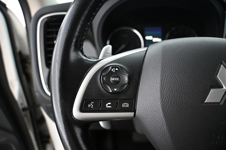 Mitsubishi Outlander PHEV vaihtoauto