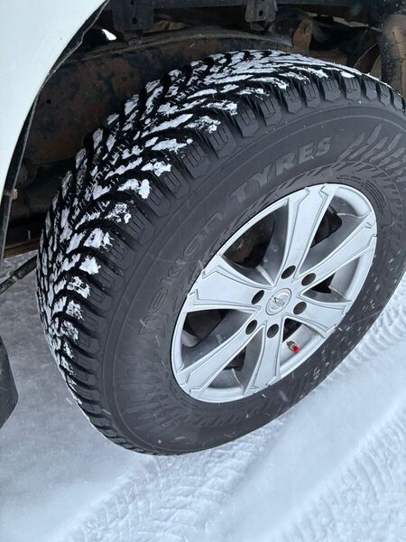 Toyota Hilux vaihtoauto