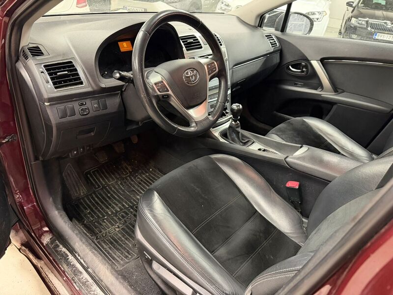 Toyota Avensis vaihtoauto