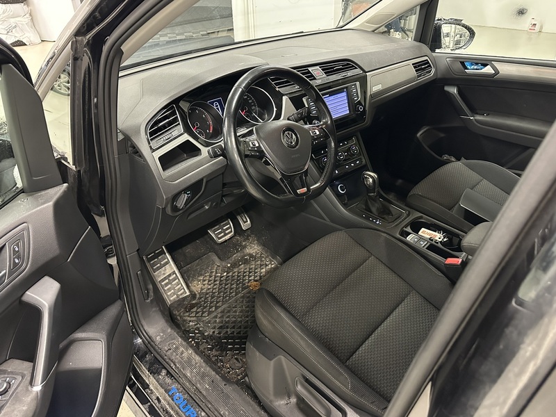 Volkswagen Touran vaihtoauto