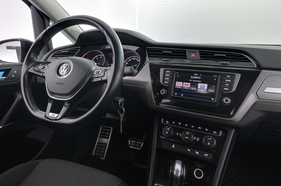 Volkswagen Touran vaihtoauto