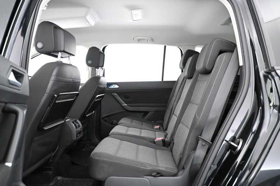 Volkswagen Touran vaihtoauto