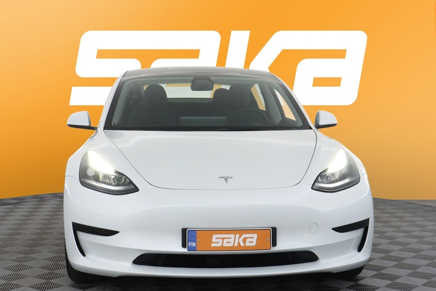 Tesla Model 3 vaihtoauto